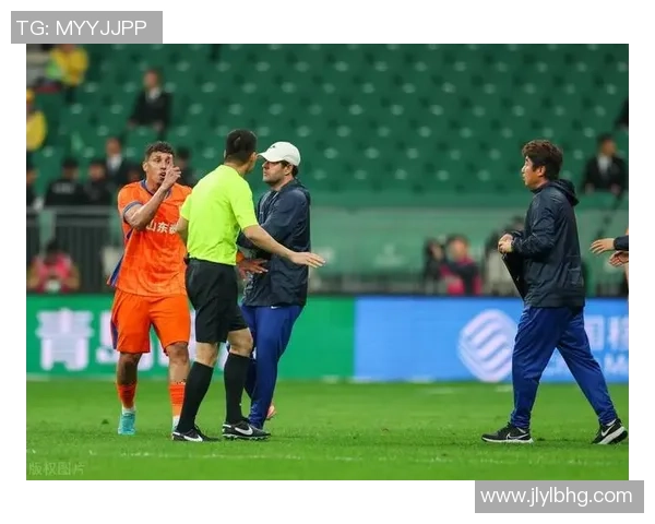 足球界最大骂名球星揭示背后争议与矛盾为何难以平息